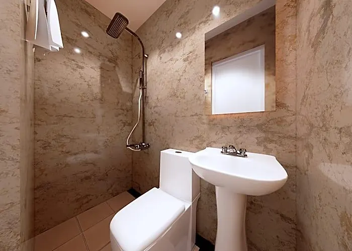 Отель Maine Residences Leveriza Pasay Манила