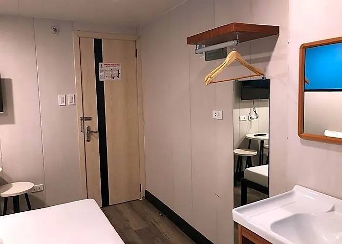 Отель Maine Residences Leveriza Pasay Манила