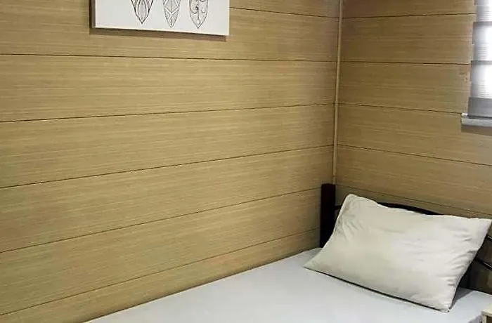 Отель Maine Residences Leveriza Pasay 2*